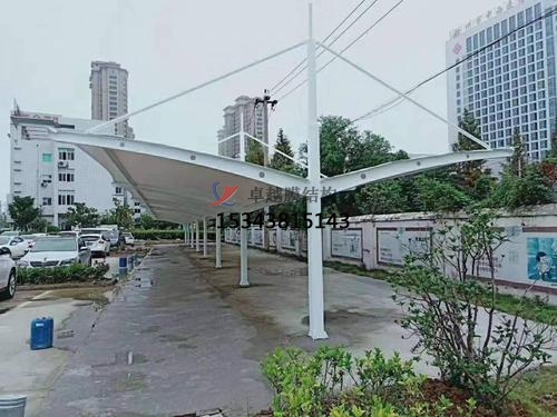 邵通商业广场雨棚搭建